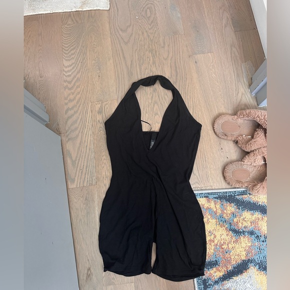 Skins black low plunge bodysuit - Picture 1 of 3